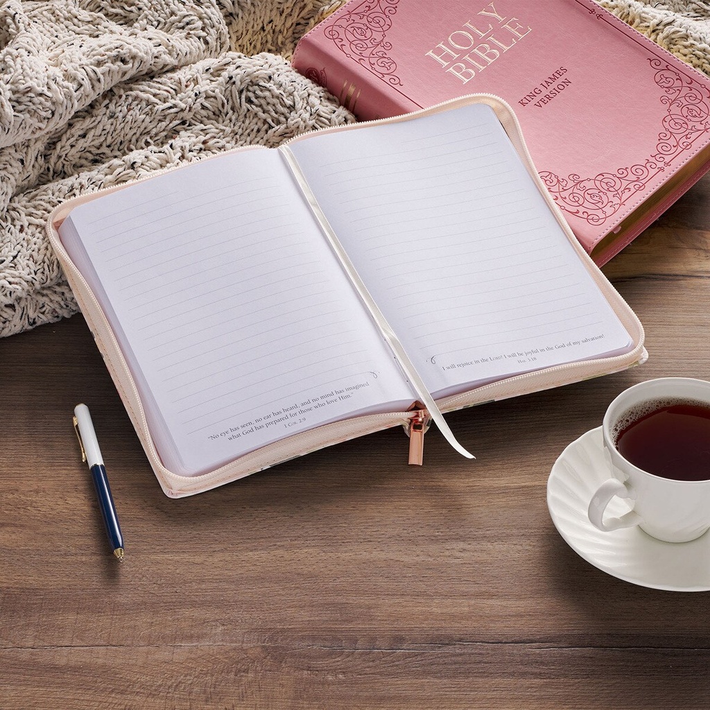 Journal Strength & Honour Pink Floral Zip (01/25)