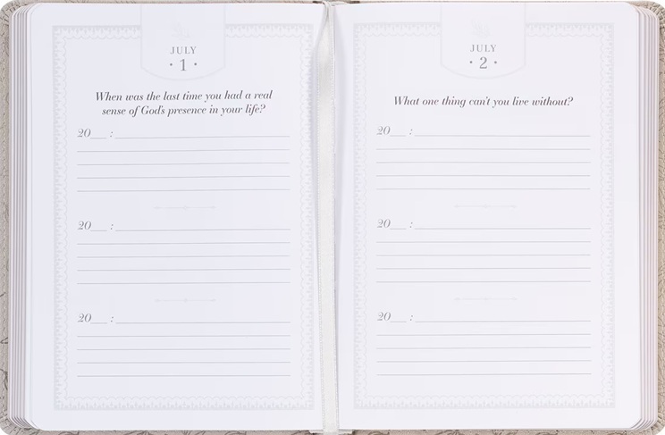 Q & A a Day 3 Year Journal For Christians