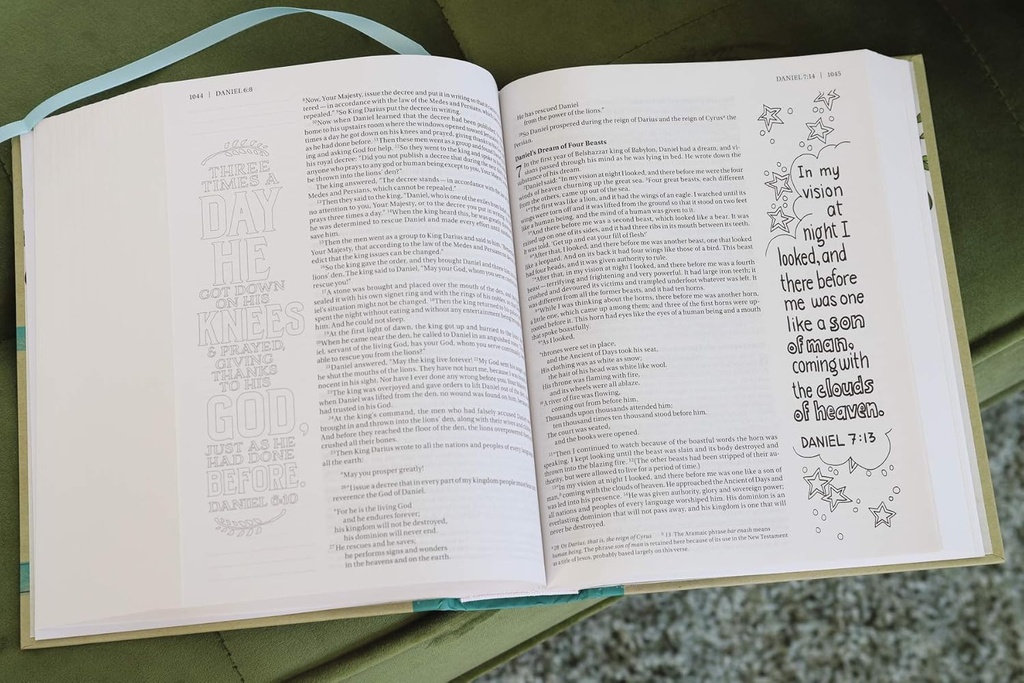 NIV Beautiful Word Colouring Bible-  Hundreds of Verses