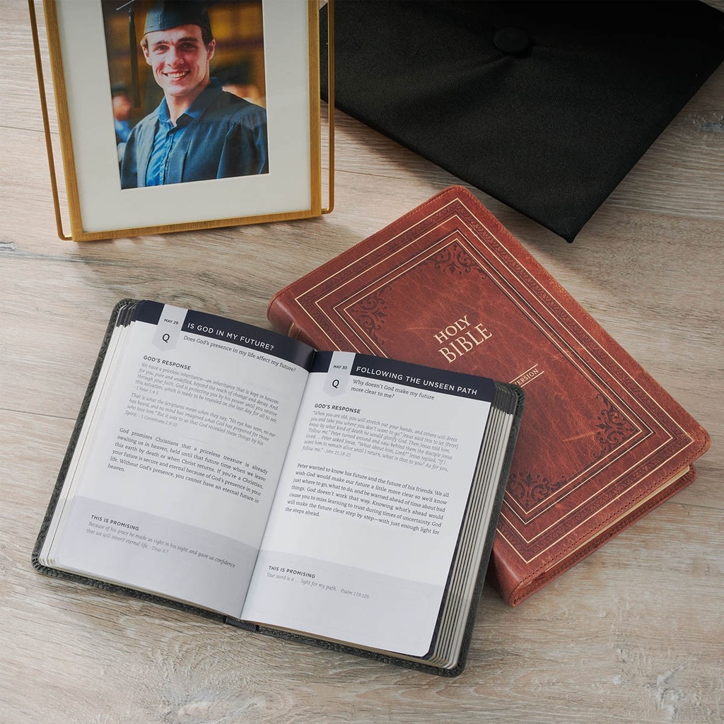 Gift Book One Minute with God for Graduates