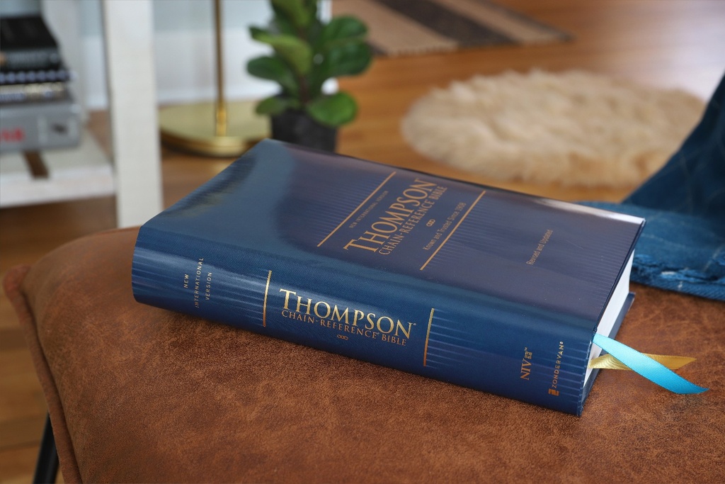 NIV Thompson Chain-Reference Bible Navy H/C
