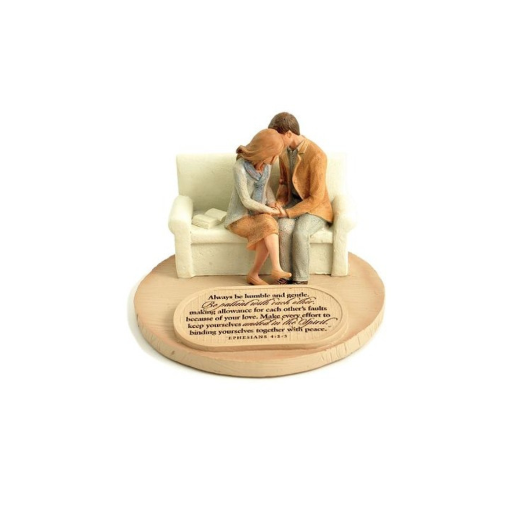 Sculpture Devoted Praying Couple