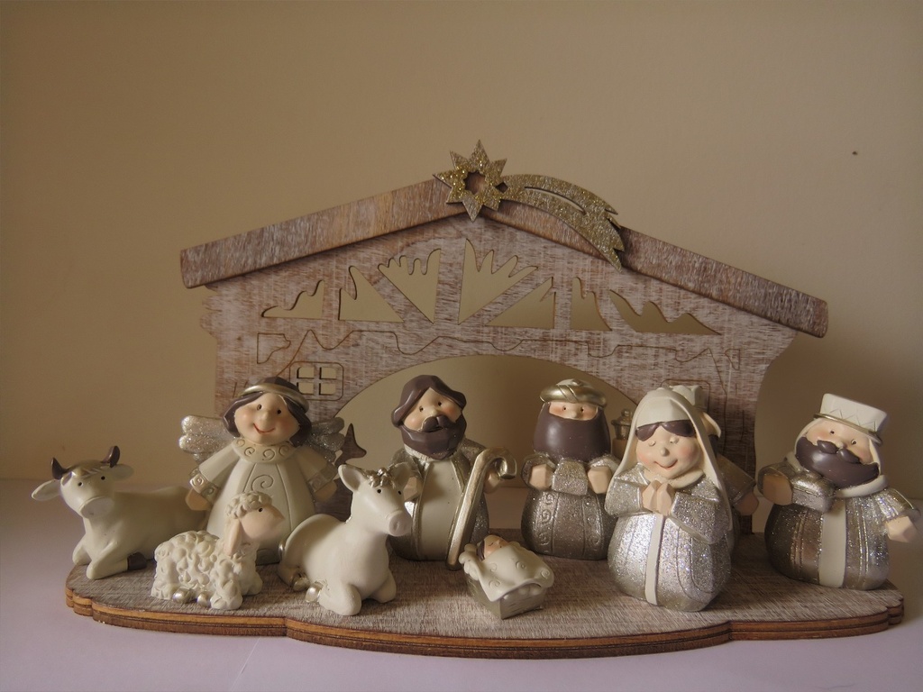Nativity Set 11 Pieces Silver w/Stable 12x5x13cm