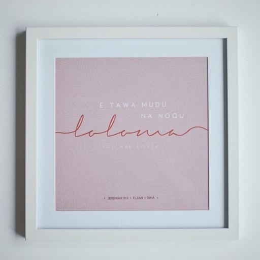 [FF51TT14] Plaque Tabletop Fijian/Eng You Are Loved Island White