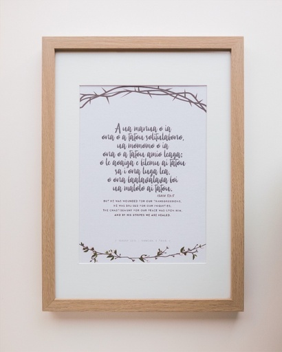 [FS42LI10] Plaque A4 Samoan Isaiah 53:5 Thorns Natural