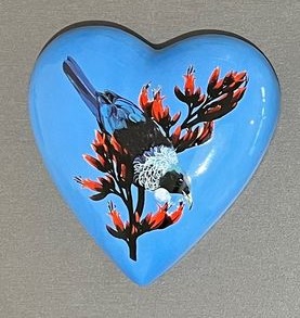 [X313BLUELO] Ceramic Heart Plaque Native Bird Blue